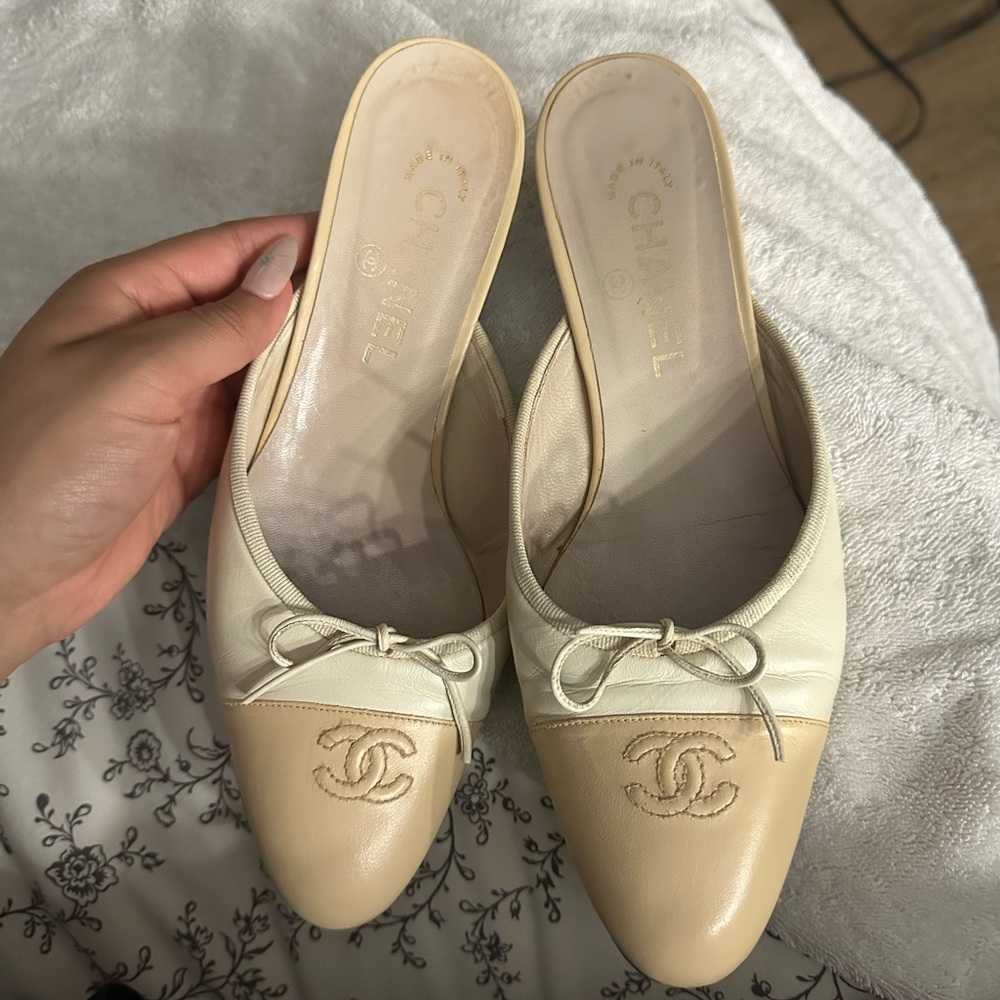 Chanel 2005 toe cap mule kitten heel
